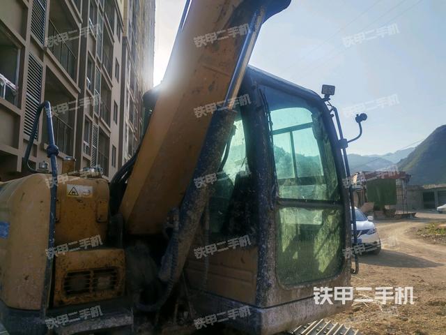 轉(zhuǎn)盤和下車架正前（工作和回轉(zhuǎn)裝置）