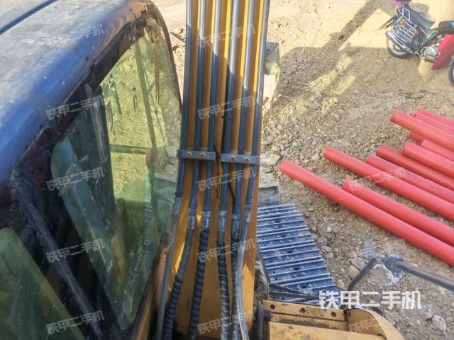 大臂背部俯視（工作和回轉(zhuǎn)裝置）