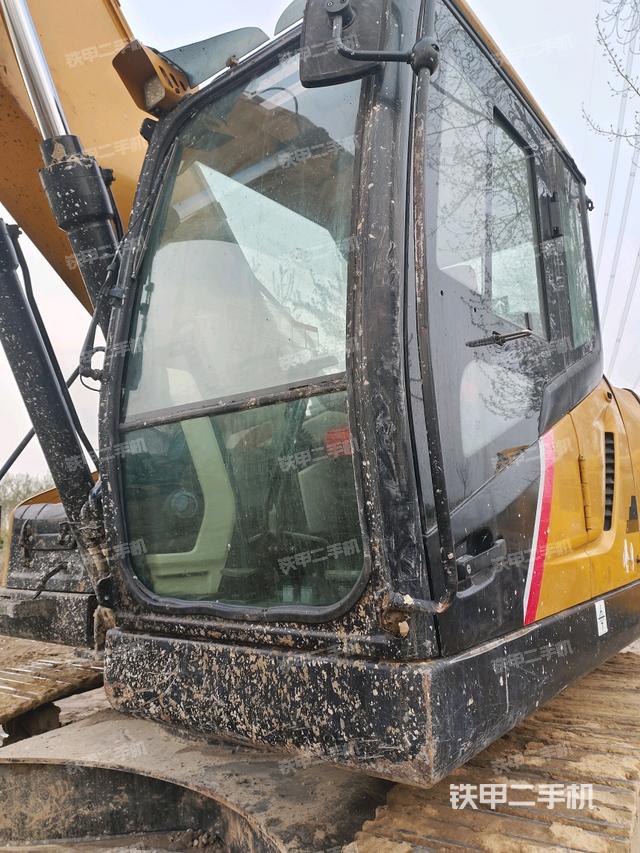 駕駛室左前45度（駕駛室部分）