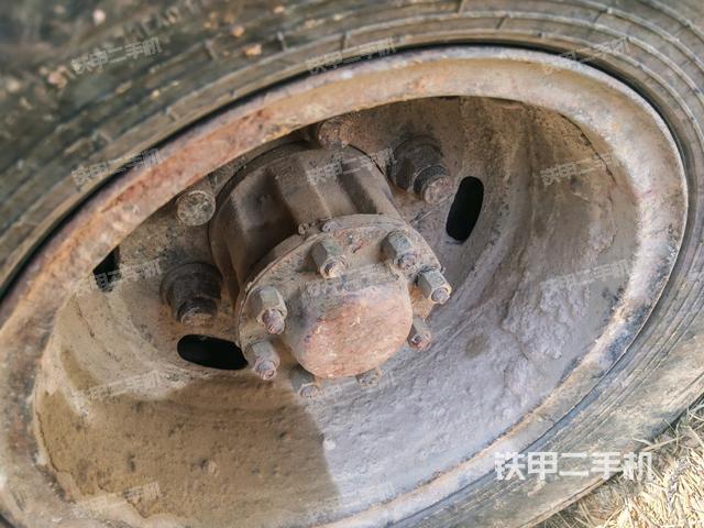 左導向輪(行走機構) 左導向輪(行走機構)