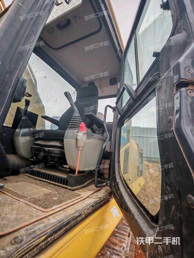 駕駛室整體（整機(jī)外觀）