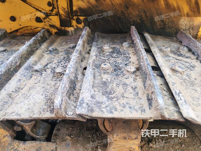 松土器全景(推土機底盤及工作裝置) 松土器全景(推土機底盤及工作裝置)