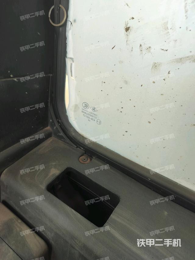 后窗玻璃角標(biāo)（駕駛室部分）