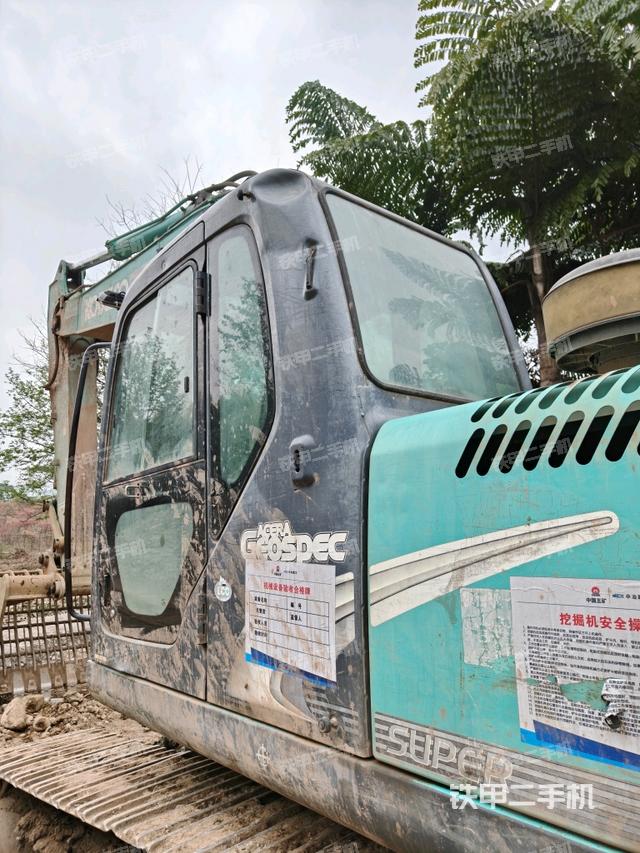 座椅左側(cè)控制臺/音響/含左手柄（駕駛室部分）