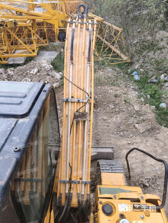 大臂背部俯視（工作和回轉(zhuǎn)裝置）