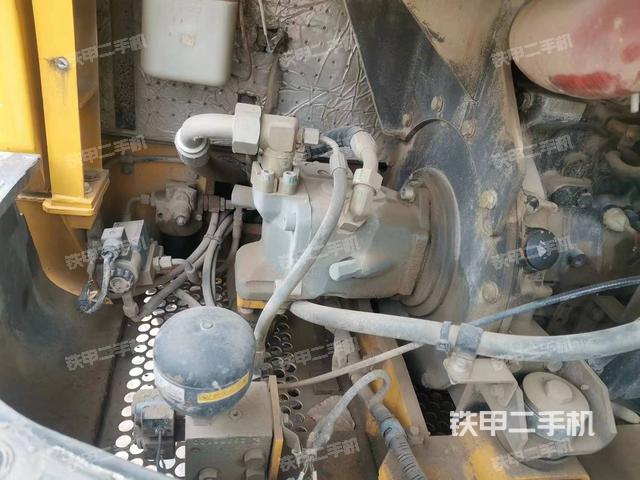 液壓泵艙室正面整體（整機(jī)外觀）