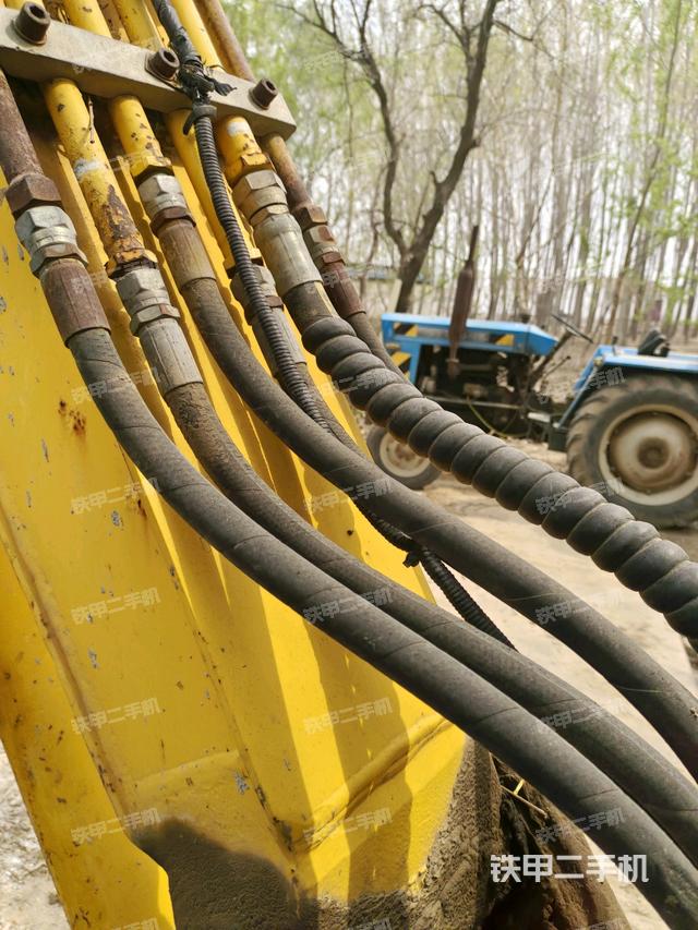 大臂背部俯視（工作和回轉(zhuǎn)裝置）