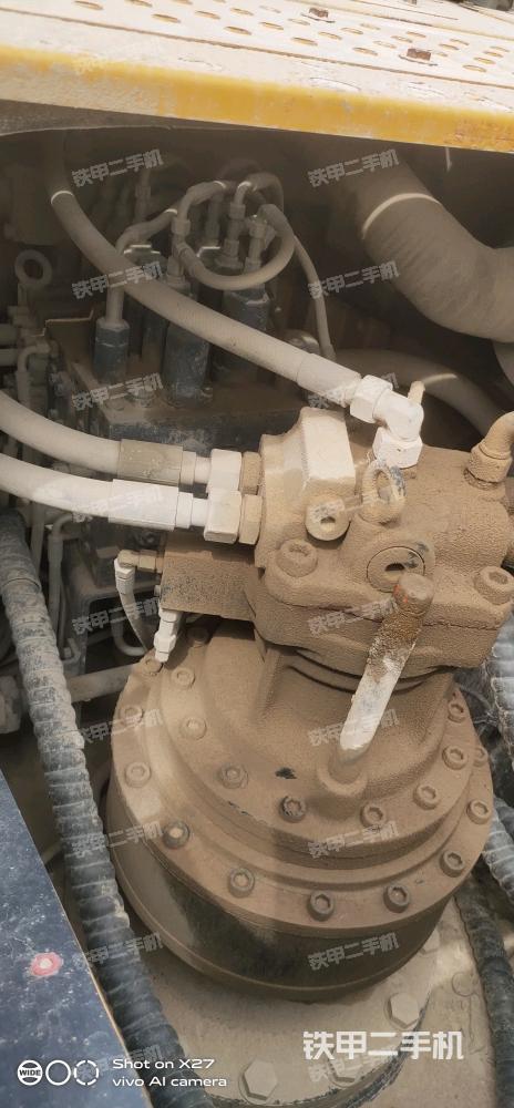 回轉(zhuǎn)馬達(dá)和主控閥(整機(jī)外觀) 回轉(zhuǎn)馬達(dá)和主控閥(整機(jī)外觀)