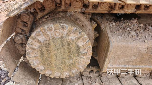 右驱动轮（行走机构）