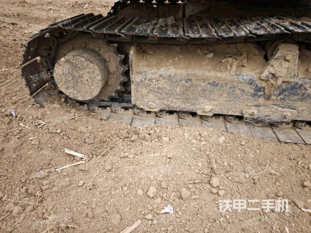 左驅(qū)動輪（行走機(jī)構(gòu)）