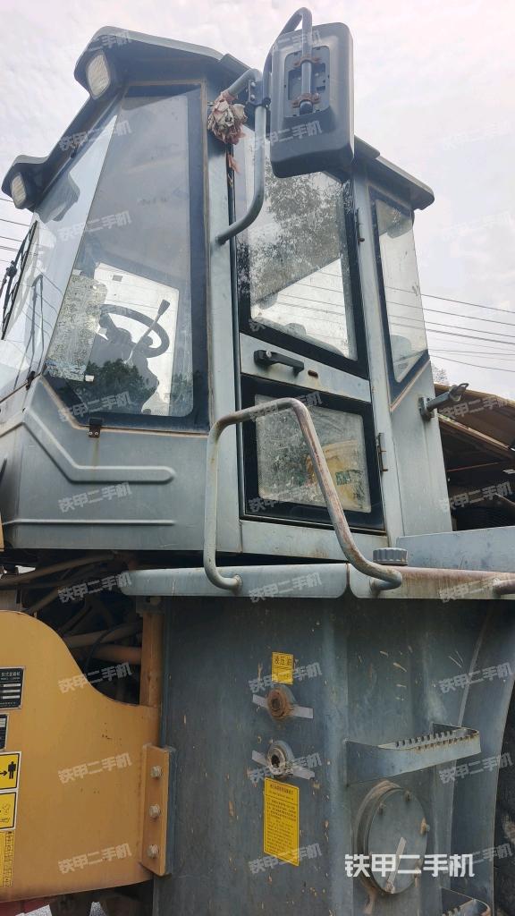 駕駛室正側(cè)（駕駛室部分）