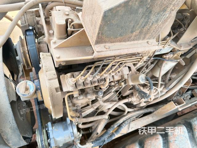 發(fā)動機艙全景（壓路機發(fā)動機艙）