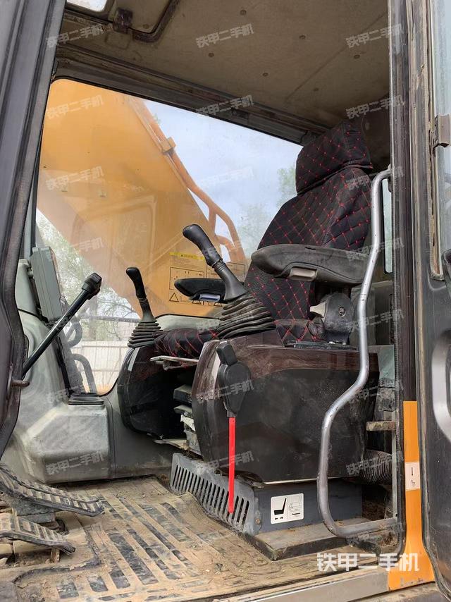 駕駛室整體（整機(jī)外觀）