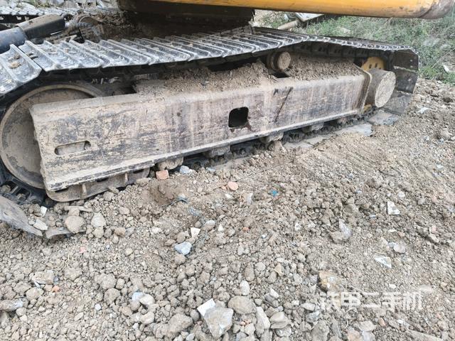 右側(cè)履帶整體?（行走機(jī)構(gòu)）