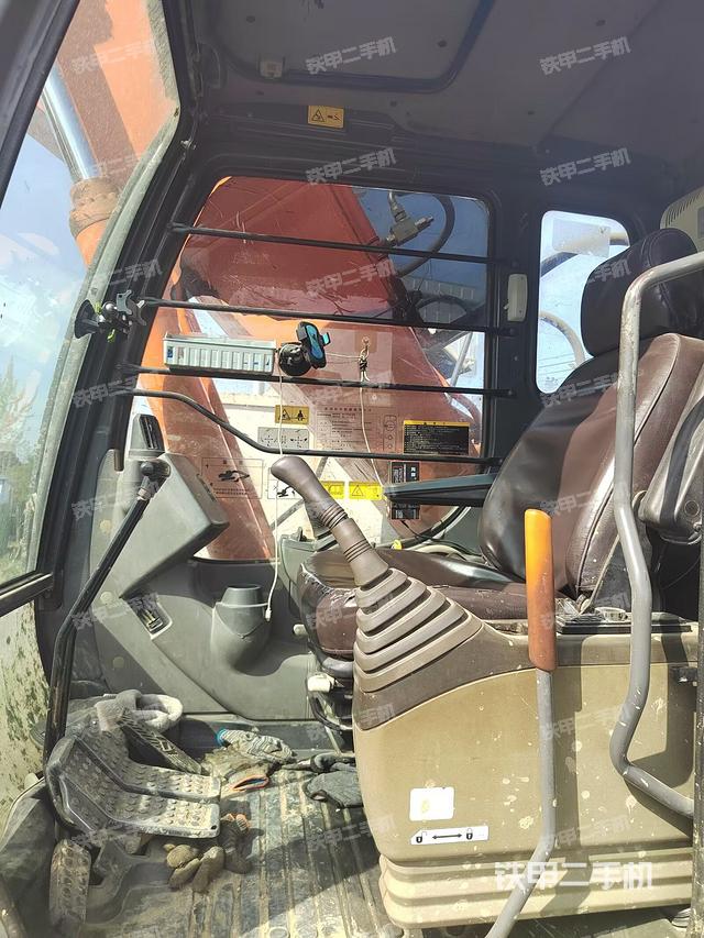 駕駛室整體（整機(jī)外觀）