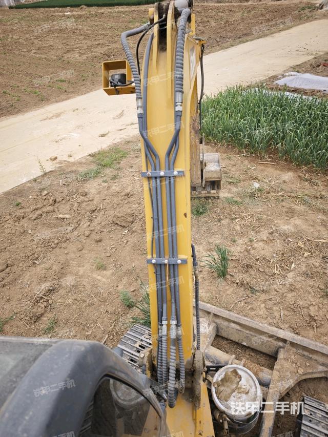 大臂背部俯視（工作和回轉(zhuǎn)裝置）