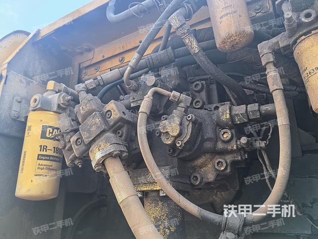 液壓泵艙室正面整體(整機(jī)外觀) 液壓泵艙室正面整體(整機(jī)外觀)