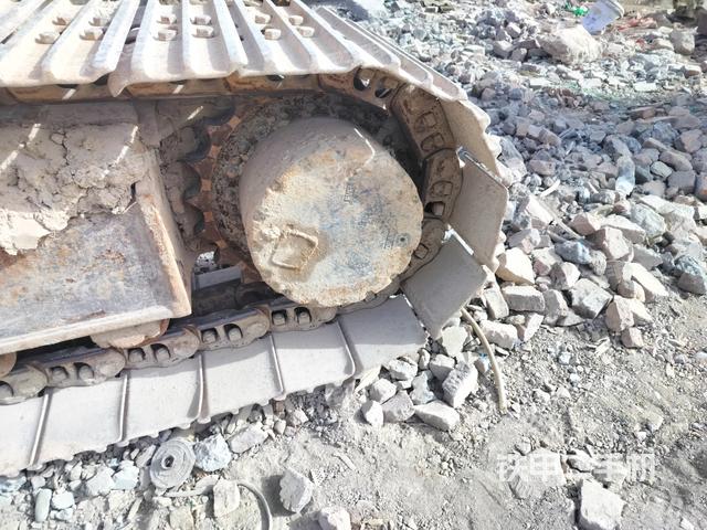 右驅(qū)動(dòng)輪（行走機(jī)構(gòu)）