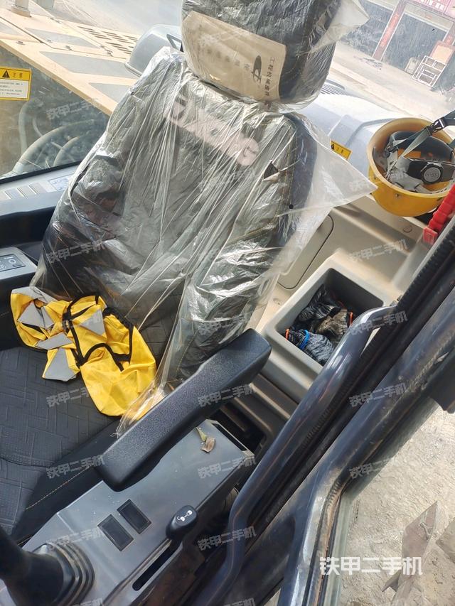 座椅后部（駕駛室部分）