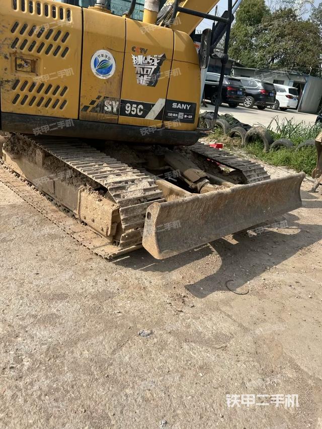 轉(zhuǎn)盤和下車架正前（工作和回轉(zhuǎn)裝置）