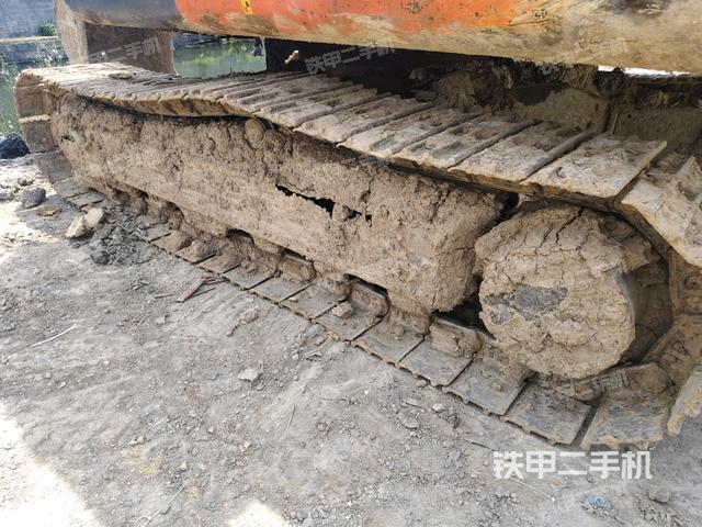 單側(cè)履帶整體(整機外觀) 單側(cè)履帶整體(整機外觀)