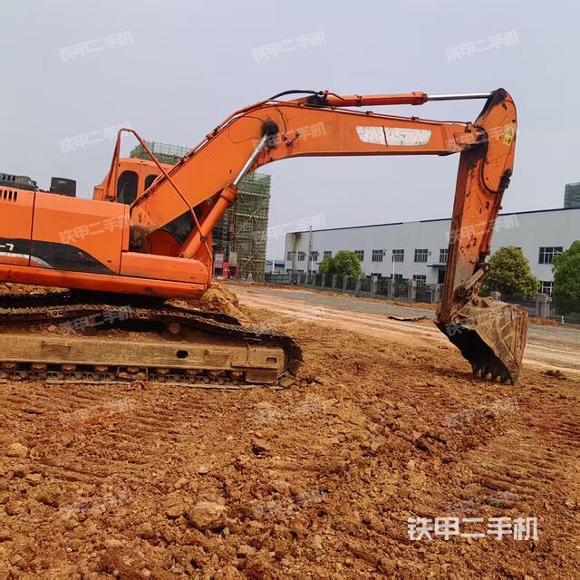 整機(jī)右后45°(整機(jī)外觀) 整機(jī)右后45°(整機(jī)外觀)