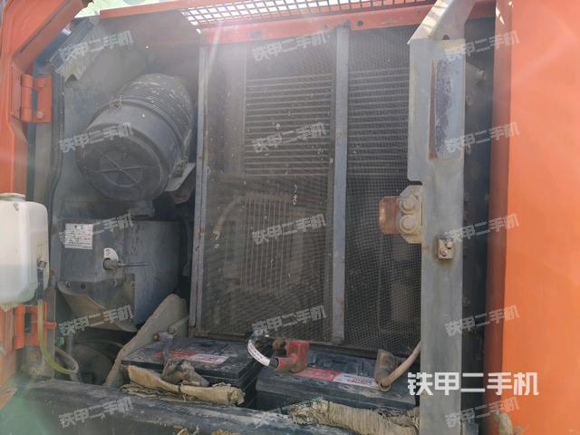 散熱器正面(大件艙室) 散熱器正面(大件艙室)