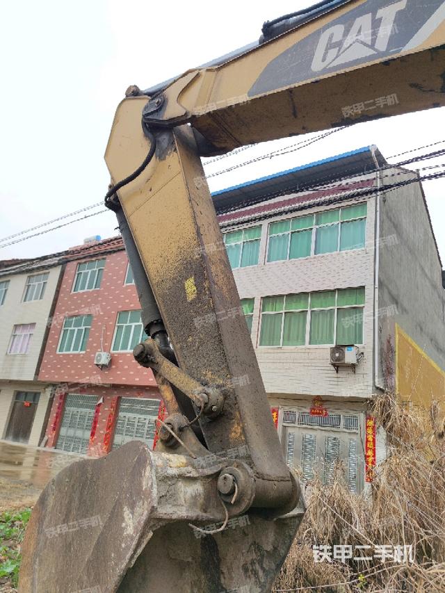 小臂整體左后(工作和回轉(zhuǎn)裝置) 小臂整體左后(工作和回轉(zhuǎn)裝置)
