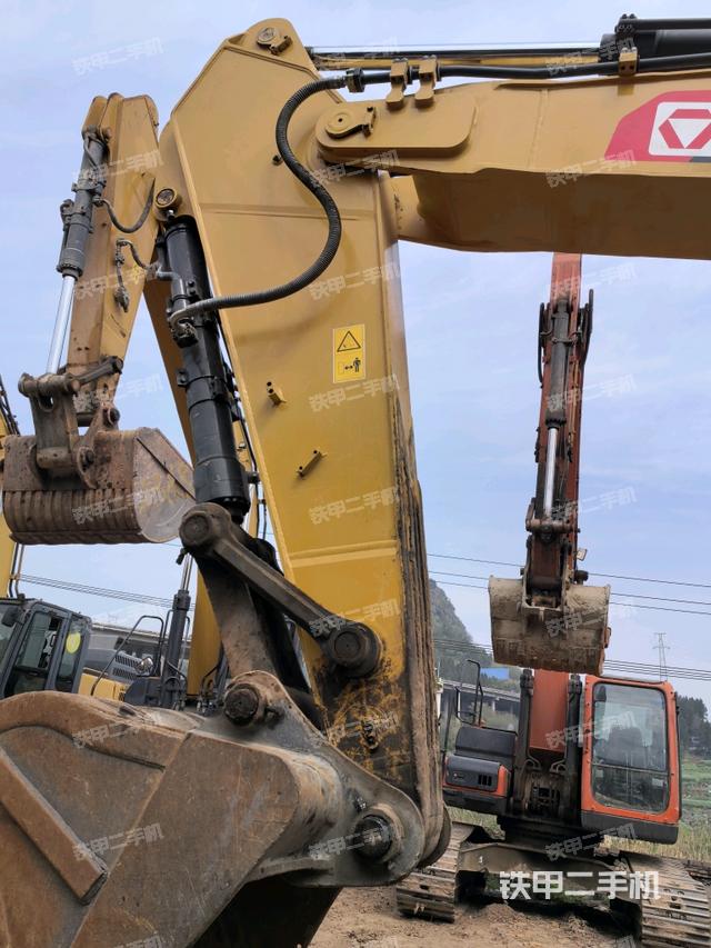 大臂整体 右侧（工作和回转装置）