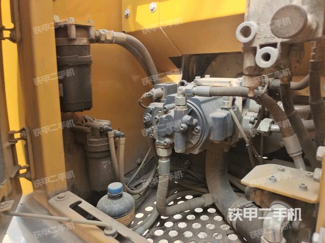 液壓泵斜45?右（大件艙室）