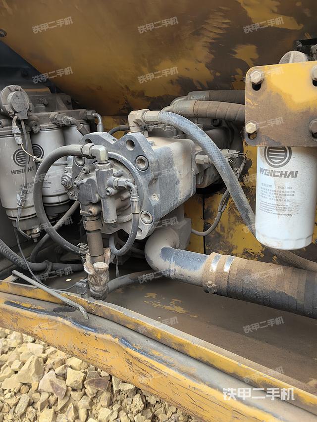 液壓泵艙室正面整體（整機(jī)外觀）