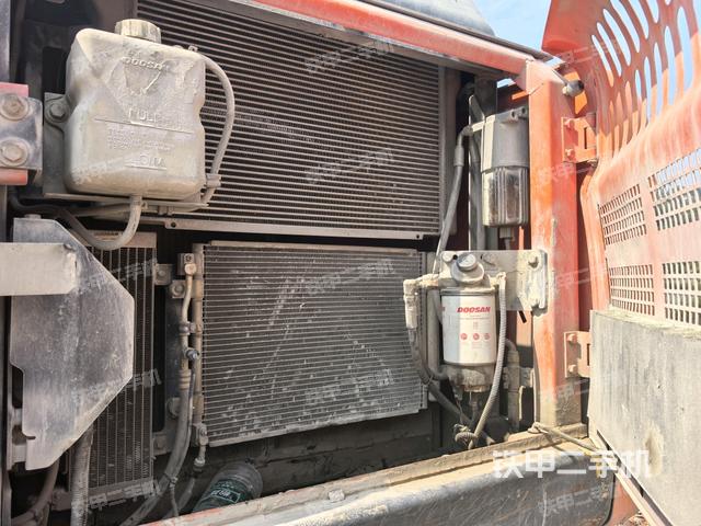 電瓶（大件艙室）