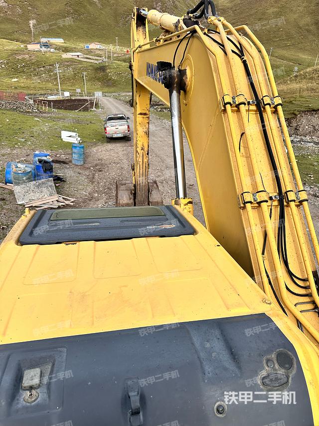 驾驶室顶部（整机外观）