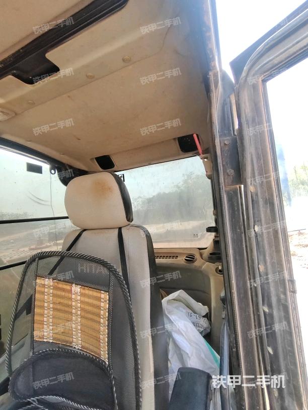 后窗玻璃角標(biāo)（駕駛室部分）