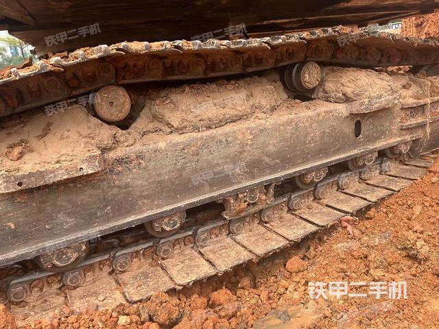 左側(cè)履帶整體?(行走機(jī)構(gòu)) 左側(cè)履帶整體?(行走機(jī)構(gòu))