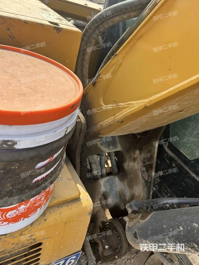 大臂根部?斜（工作和回轉(zhuǎn)裝置）