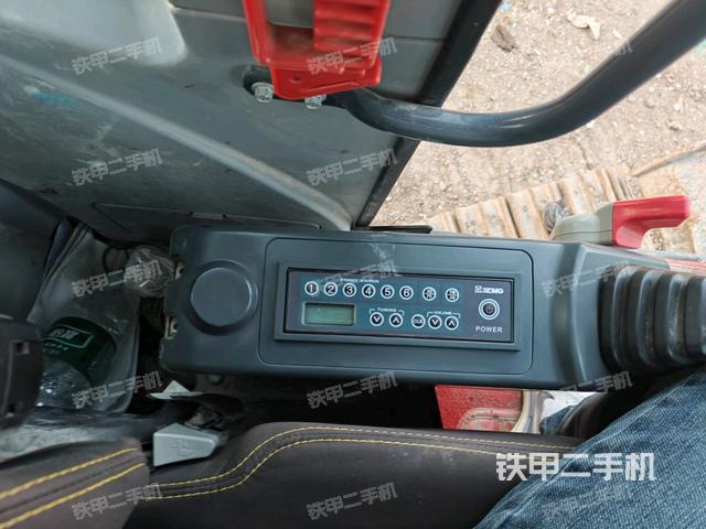 座椅左側(cè)控制臺/音響/含左手柄（駕駛室部分）