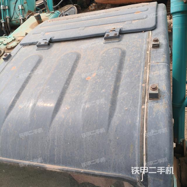 駕駛室頂部（整機外觀）