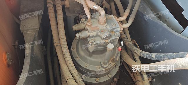 回轉(zhuǎn)馬達和主控閥（整機外觀）