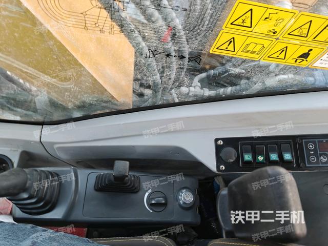 座椅右側(cè)控制臺/鑰匙門/油門/含右手柄（駕駛室部分）