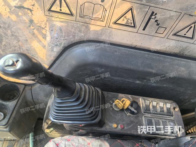 駕駛室整體（整機外觀）