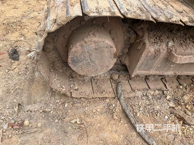右側(cè)履帶整體(行走機(jī)構(gòu)) 右側(cè)履帶整體(行走機(jī)構(gòu))