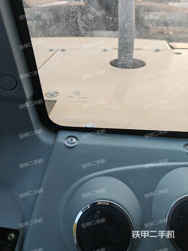 后窗玻璃角標(biāo)（駕駛室部分）