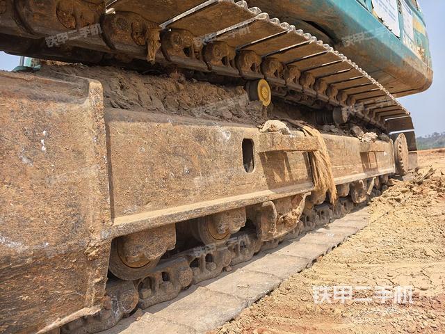 左側(cè)履帶整體?（行走機(jī)構(gòu)）