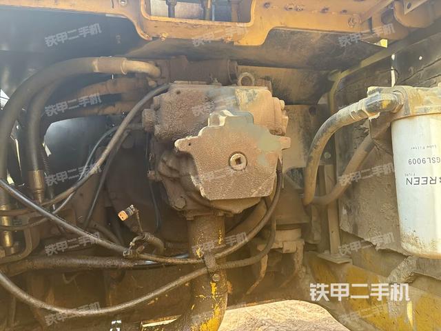 液壓泵斜45?左(大件艙室) 液壓泵斜45?左(大件艙室)