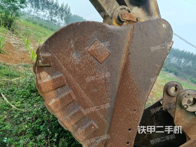 小臂整體右前(工作和回轉(zhuǎn)裝置) 小臂整體右前(工作和回轉(zhuǎn)裝置)