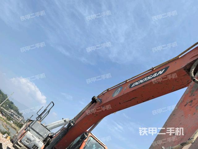 大臂根部?斜視（工作和回轉(zhuǎn)裝置）