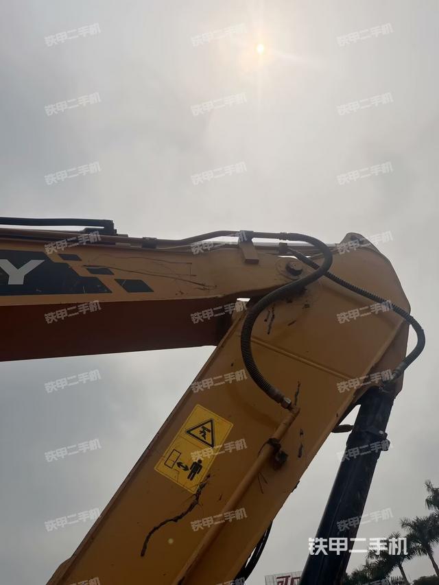 大臂油缸整體?豎拍(工作和回轉(zhuǎn)裝置) 大臂油缸整體?豎拍(工作和回轉(zhuǎn)裝置)