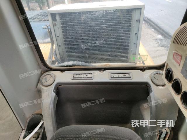 座椅后部(駕駛室部分) 座椅后部(駕駛室部分)