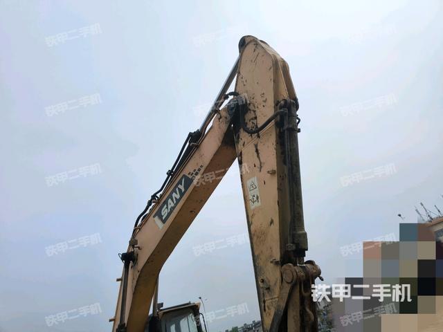 小臂整體左后(工作和回轉(zhuǎn)裝置) 小臂整體左后(工作和回轉(zhuǎn)裝置)